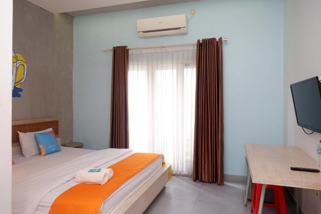Sans Hotel Absari Yogyakarta Jarakan Buitenkant foto
