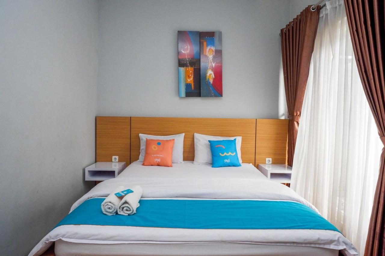 Sans Hotel Absari Yogyakarta Jarakan Buitenkant foto
