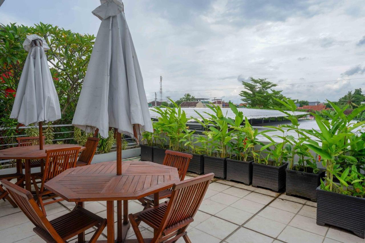Sans Hotel Absari Yogyakarta Jarakan Buitenkant foto