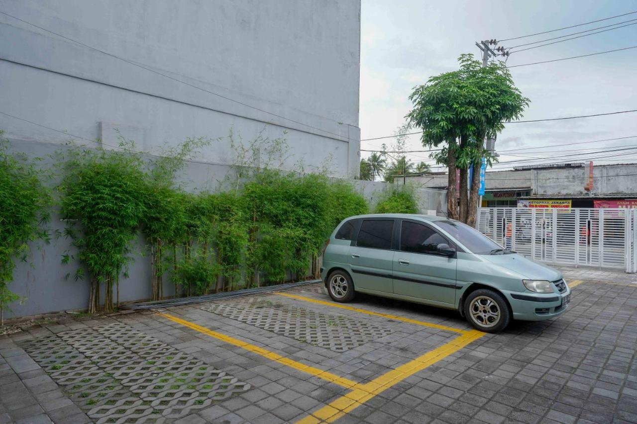 Sans Hotel Absari Yogyakarta Jarakan Buitenkant foto