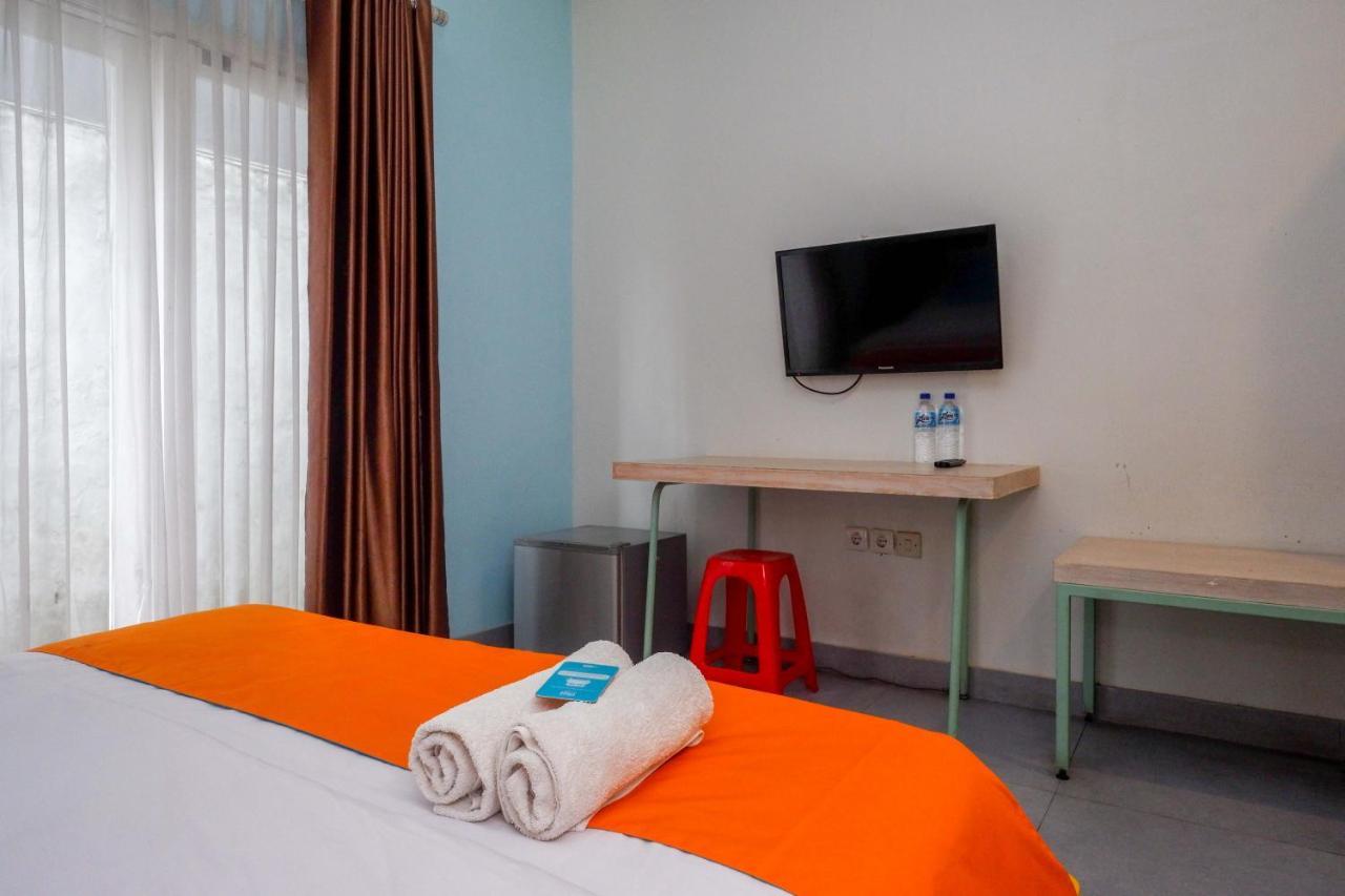 Sans Hotel Absari Yogyakarta Jarakan Buitenkant foto